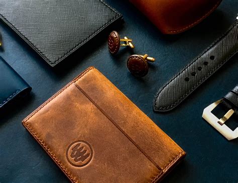 Luxury leather goods .